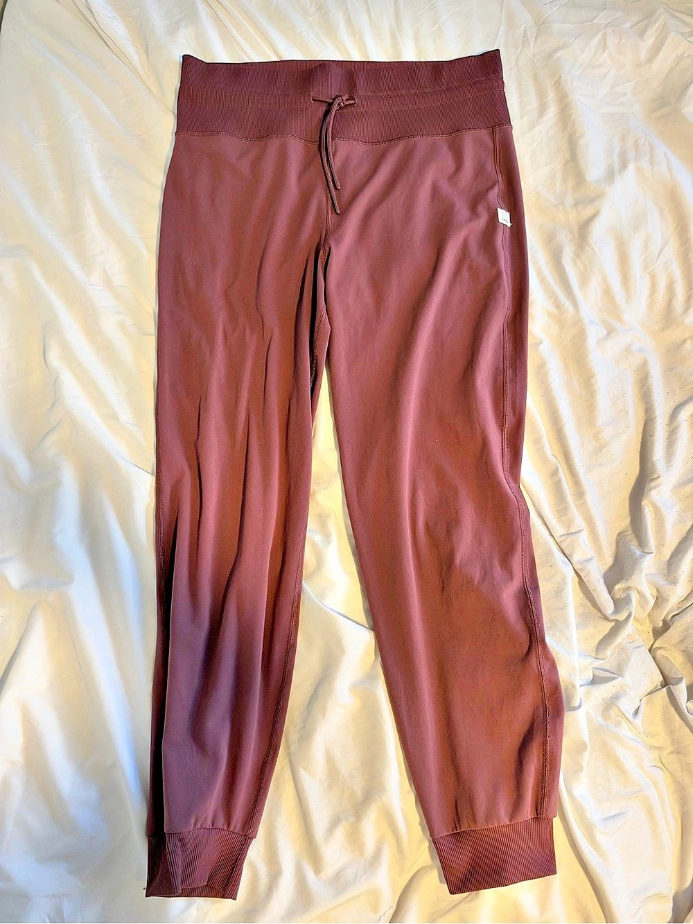Vuori Performance Jogger Burgundy Leggings